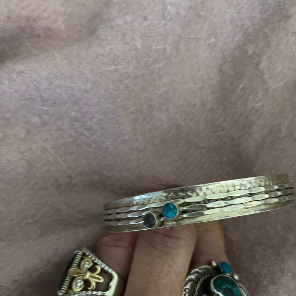 Sterling silver gorgeous handmade diamond cut bracelet/turquoise and amethyst